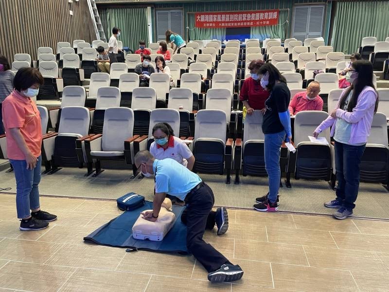 大鵬灣響應111年旅遊安全週，辦理「到院前緊急救護教育訓練」充實緊急救援能量