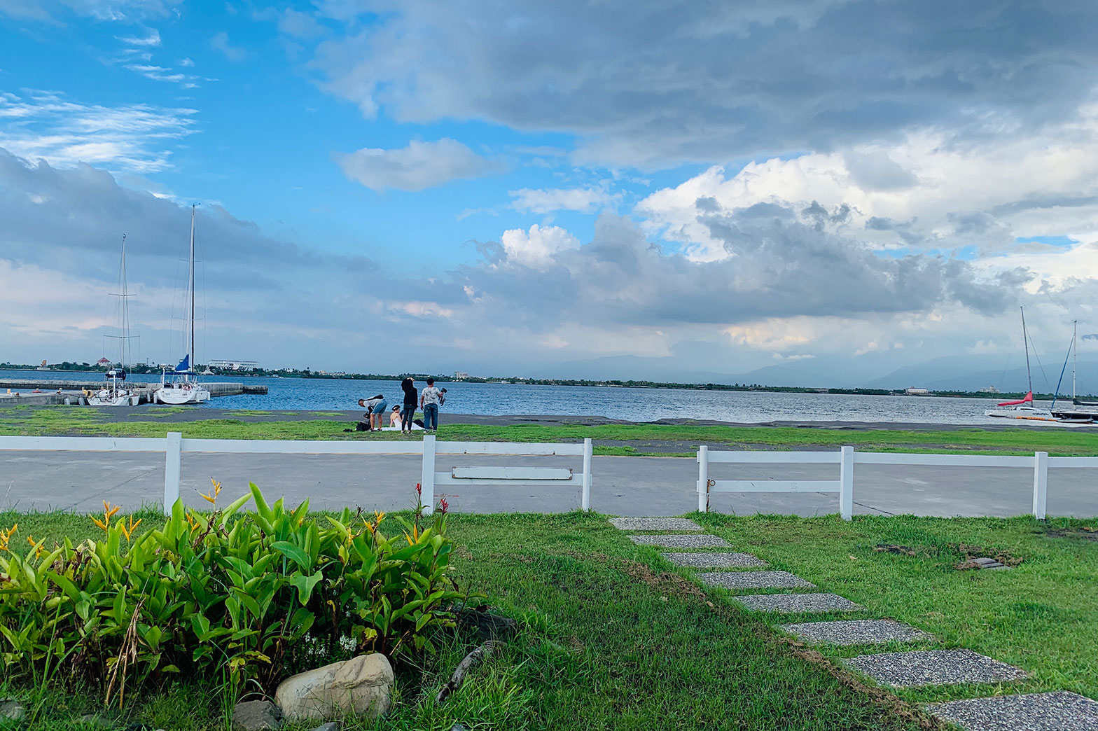 The Windsurfing Café in the park 