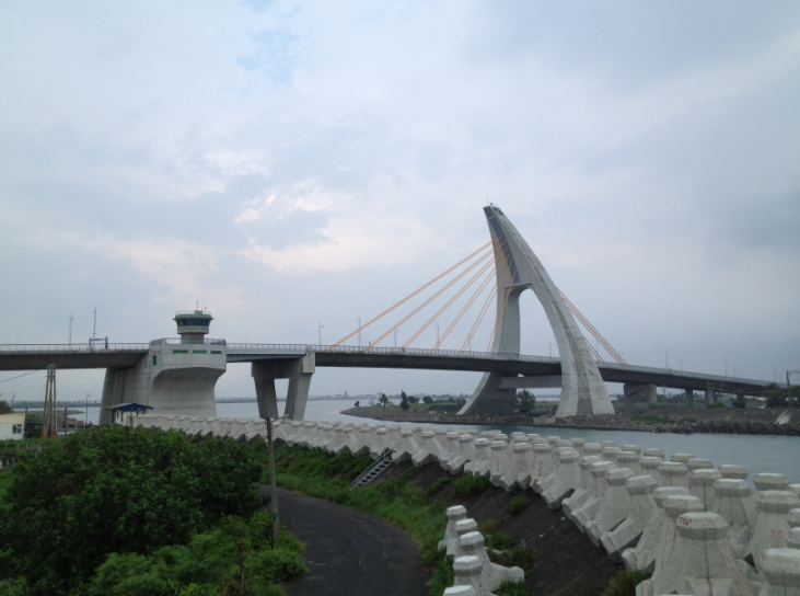 10月8日から10月10日までの連休中、開橋ショーの時間は16時30分からとなります。 10月8日から10月10日までの連休中、開橋ショーの時間は16時30分からとなります。