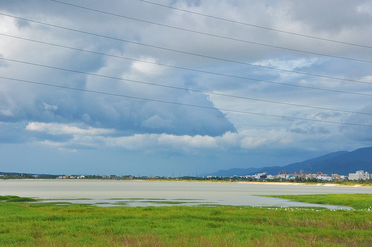 Longluan Pond