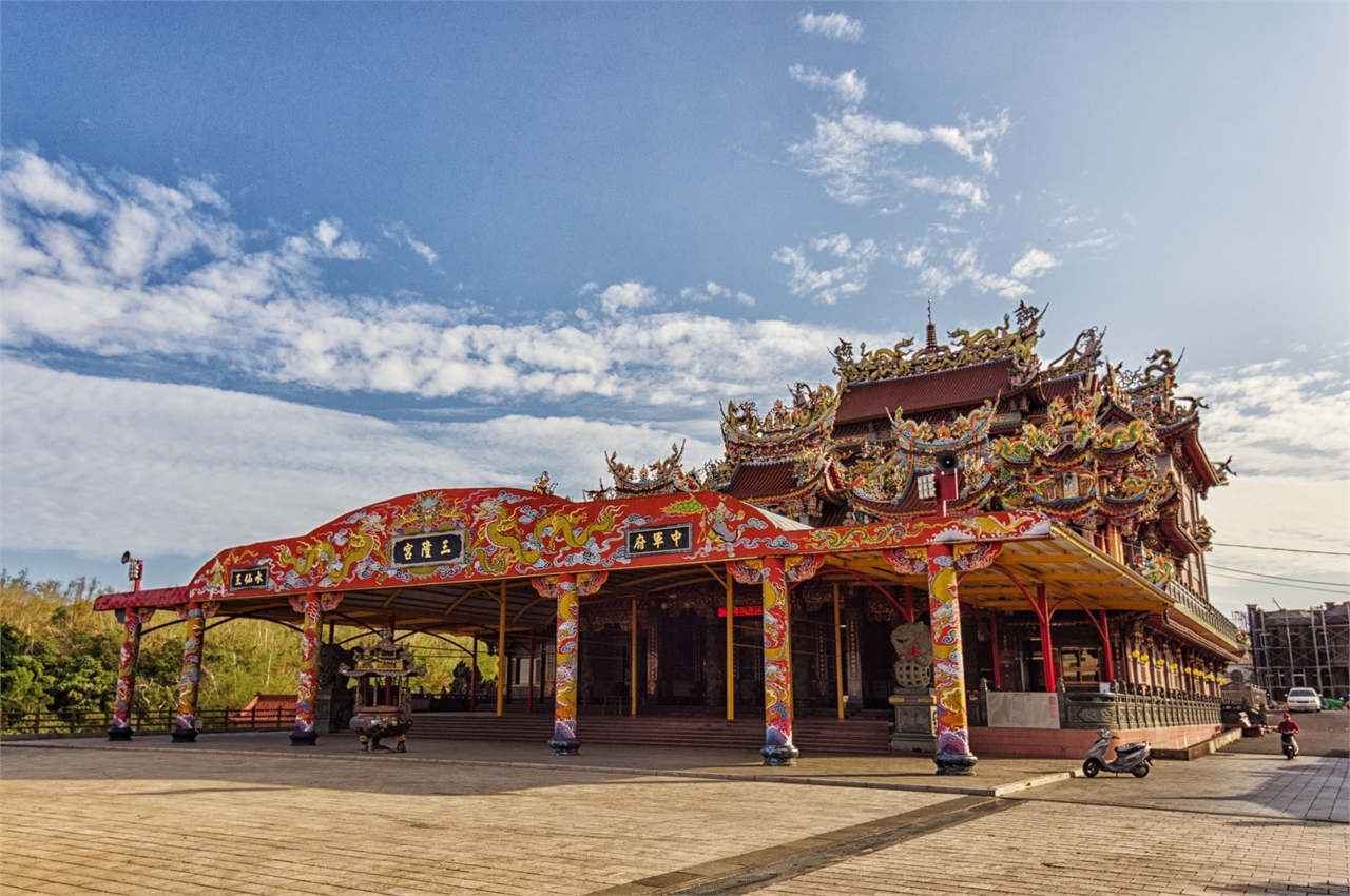Extérieur du bâtiment du temple du palais de Sanlong
