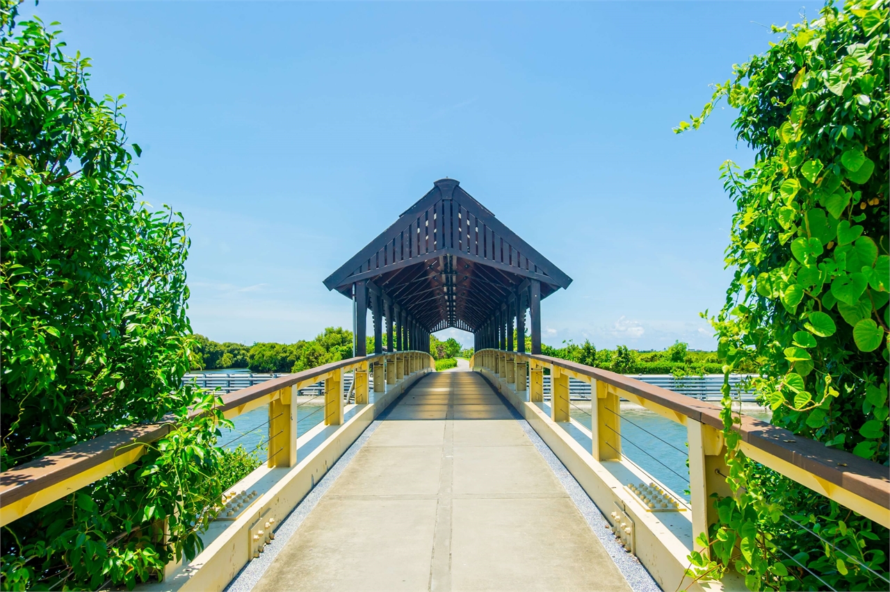 Une vue du pavillon du pont de Yingxia