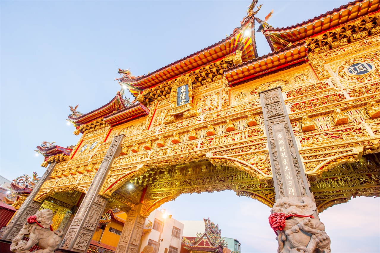 Arcade d&#39;or du palais de Donglong