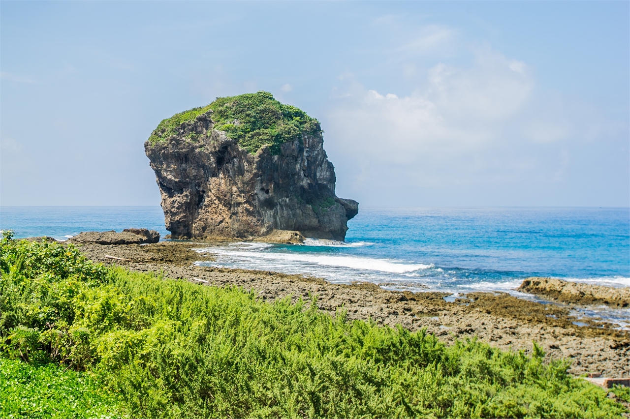 サンゴ礁サンゴ礁と砂岩沿岸