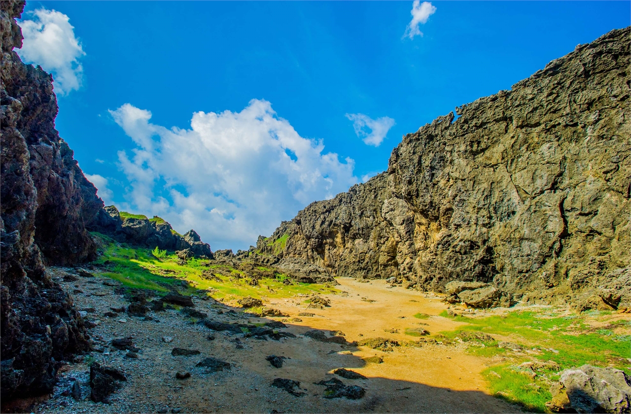 Raue und ursprüngliche geologische Landschaft