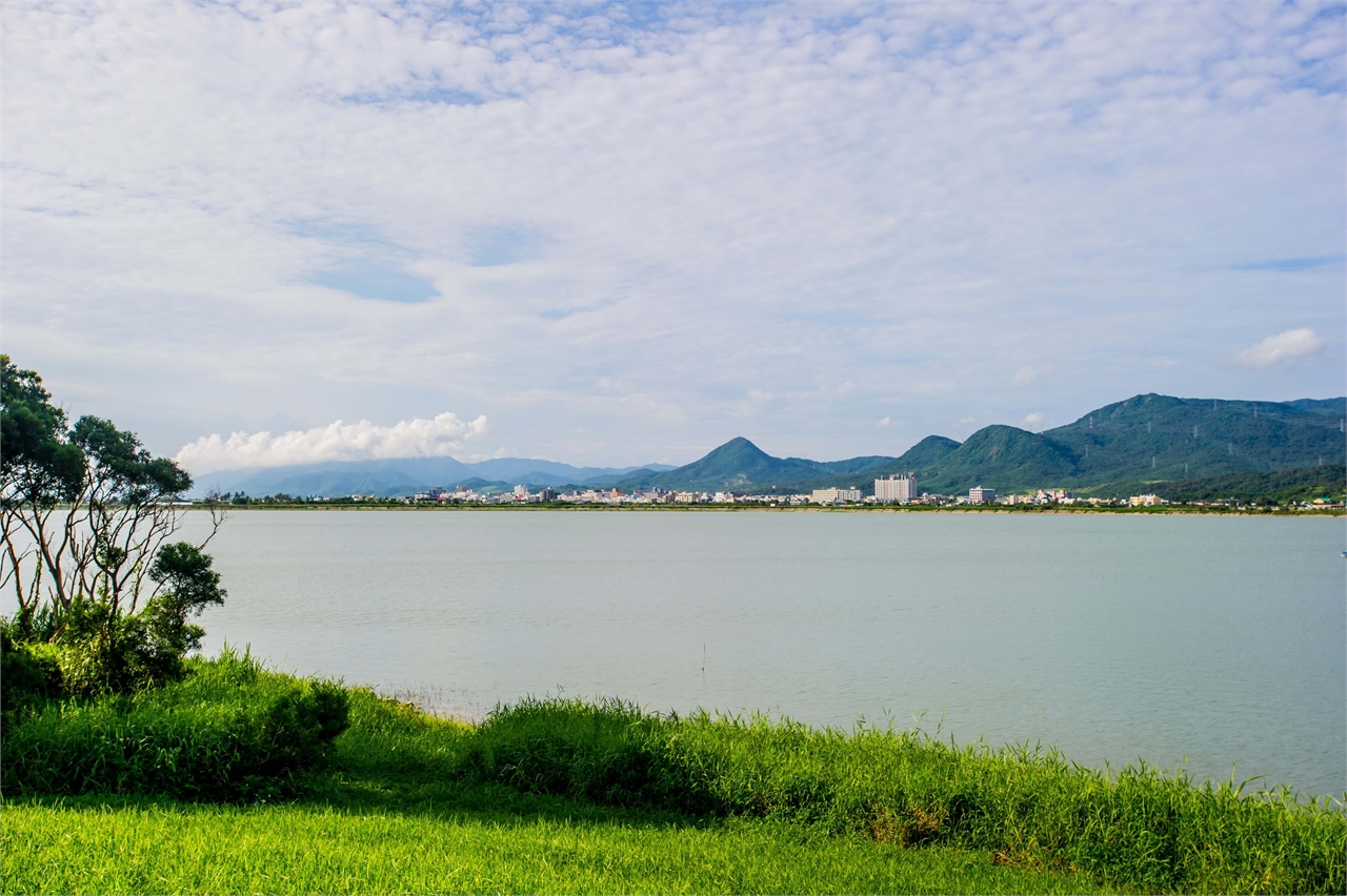 龍鑾潭廣闊風景