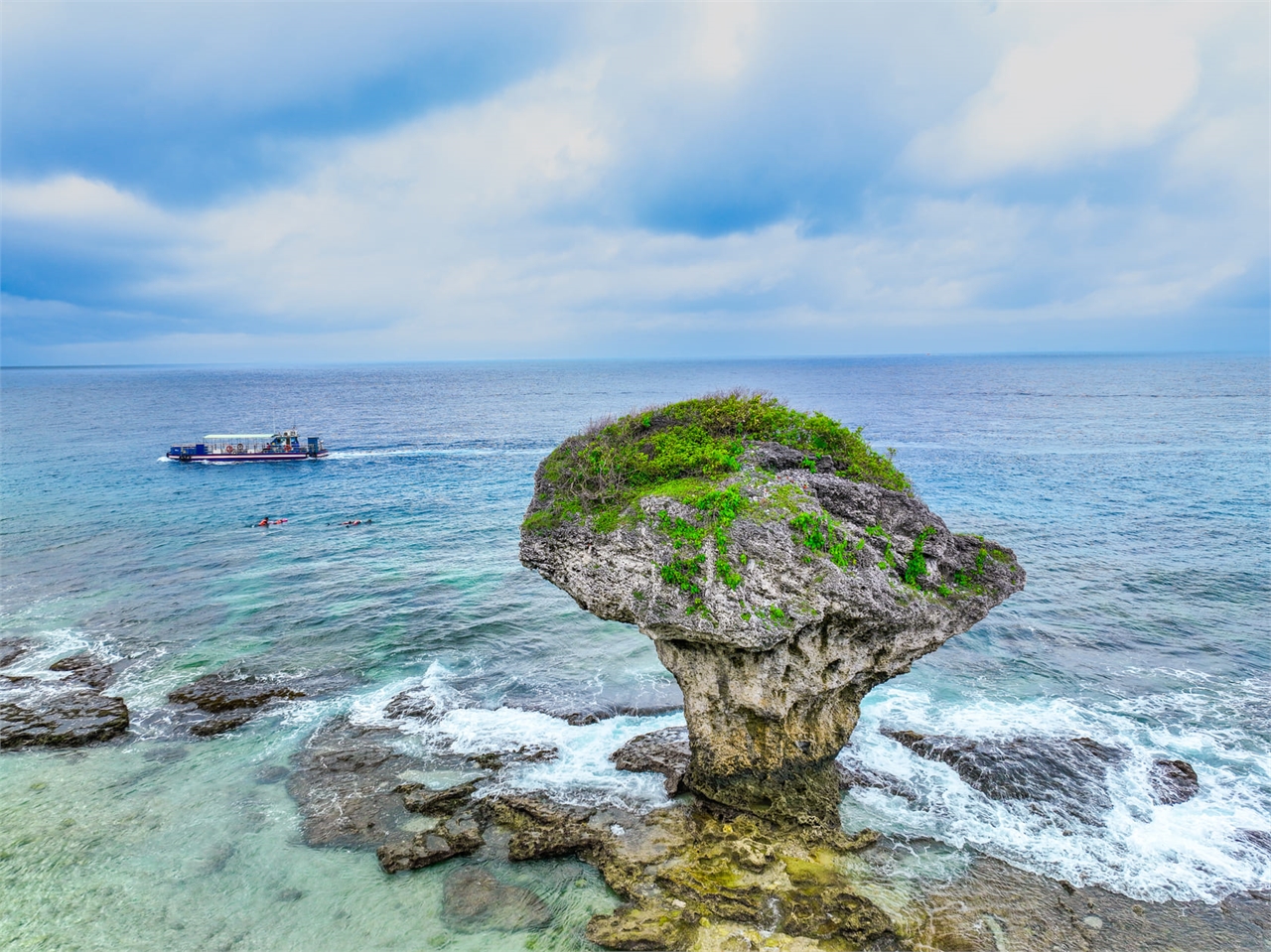 花瓶岩全景