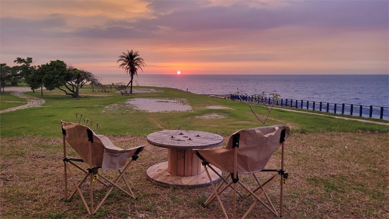 Sunset at the Coastal Recreation Area (Provided by Chen Yongzhi)