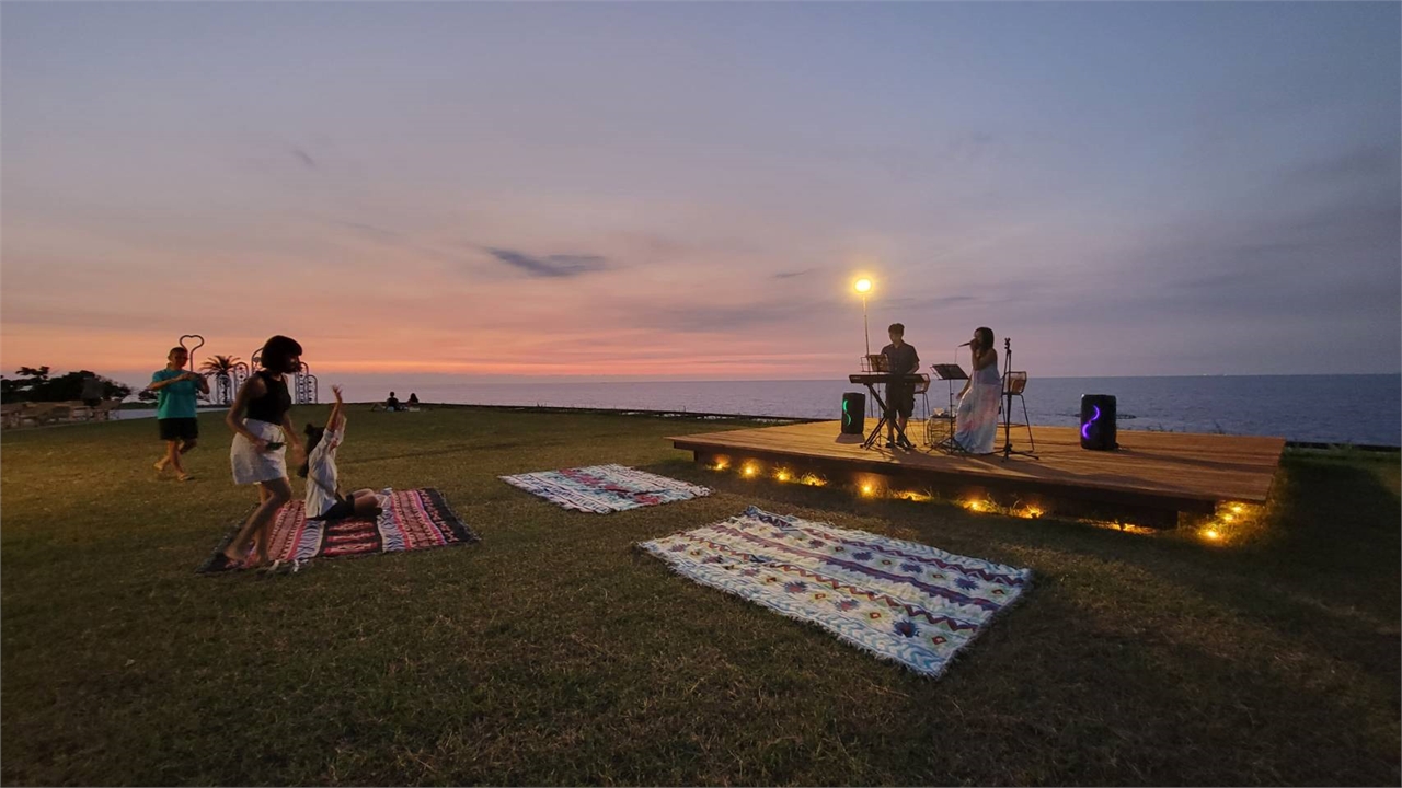 海景リゾートでの夕日（提供：陳勇智）