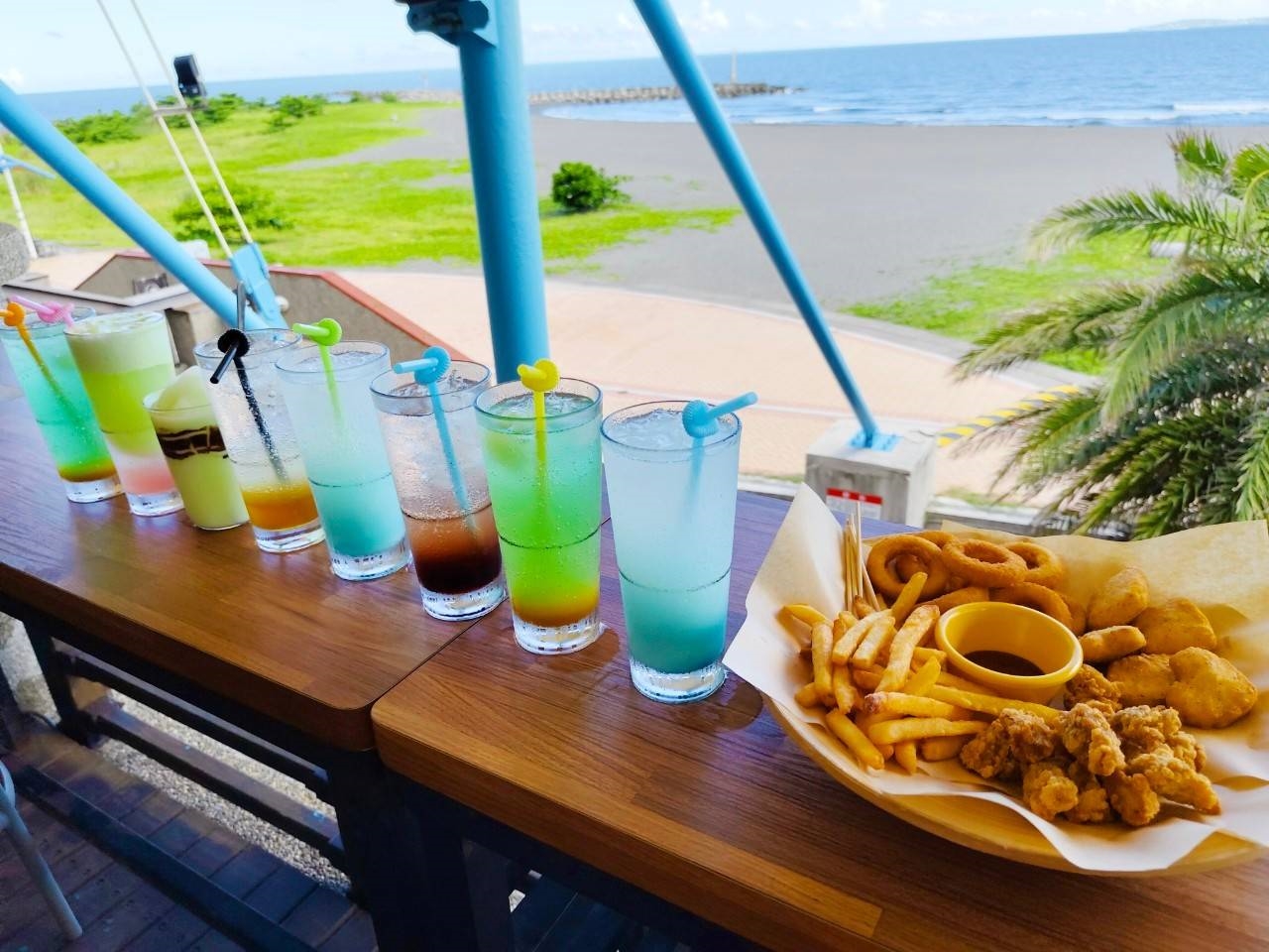 多種飲料及食物