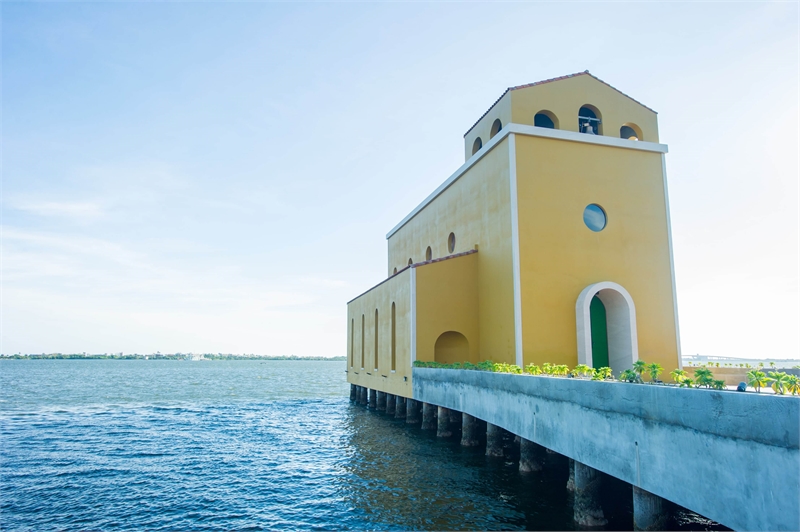 Seekirche und Dapeng-Bucht-Meerblick